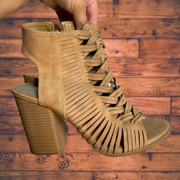 5 for $25🔥Dolce Vita Tan Alyson Peep Toe Bootie Size 9 1/2 - Picture 3 of 9